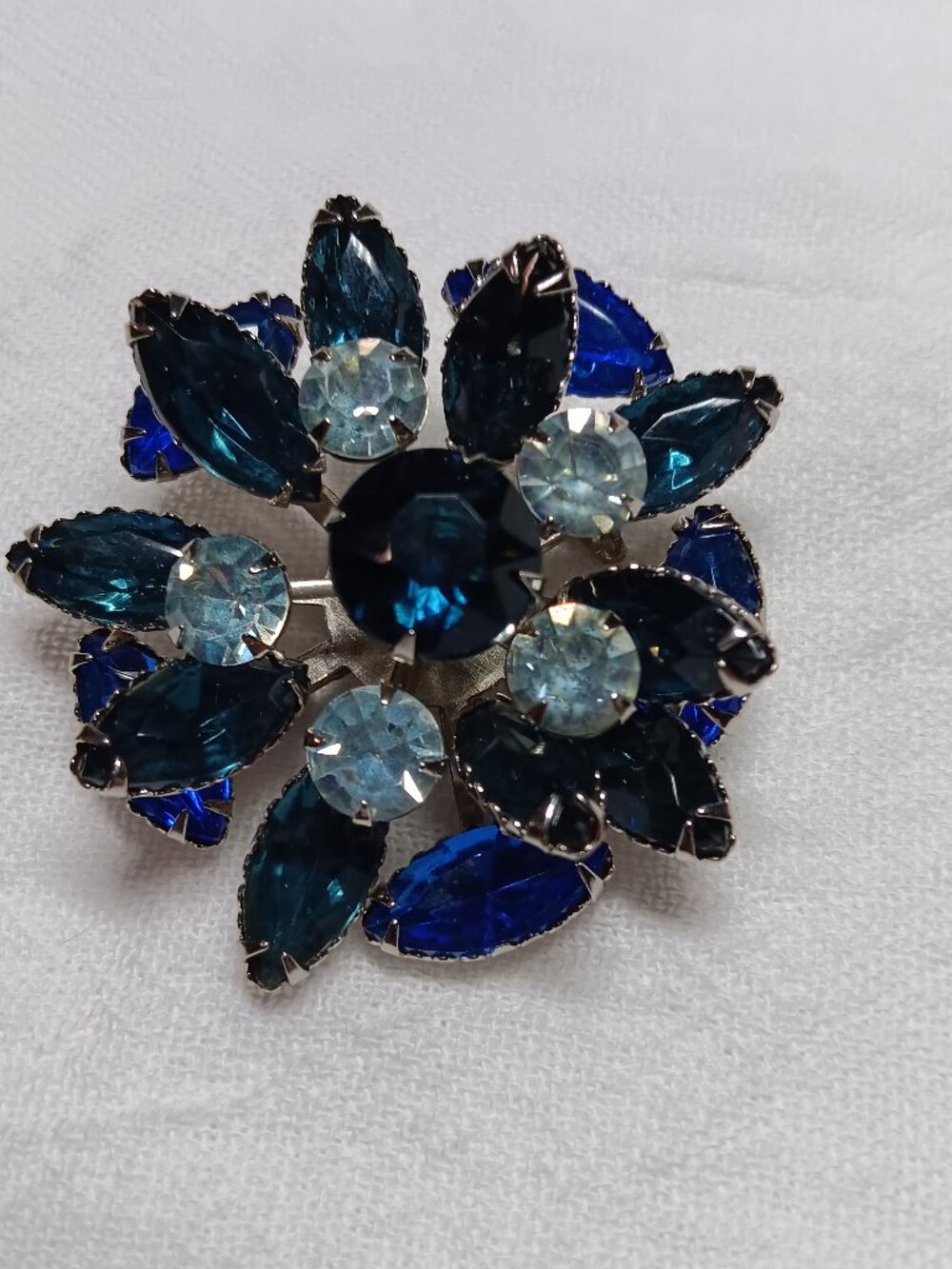 Vintage Multi-Tonal Blue Rhinestone Starburst Brooch - Retro Floral Pin
